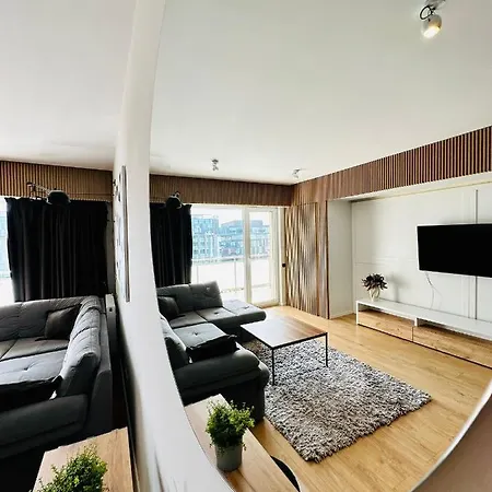 Lägenhet Kharisma Apartment-free Parking-ultracentral