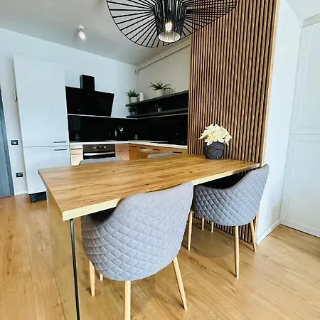 Kharisma Apartment-free Parking-ultracentral Lägenhet