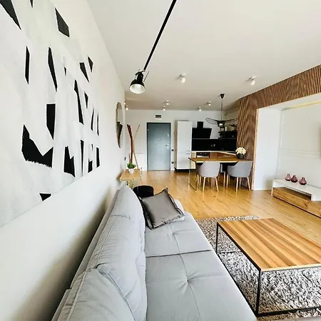 Kharisma Apartment-free Parking-ultracentral *